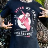 Camiseta 112 in satan we trust