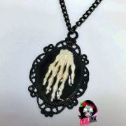 Collar camafeo skeleton hand