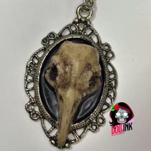 Collar camafeo bird skull