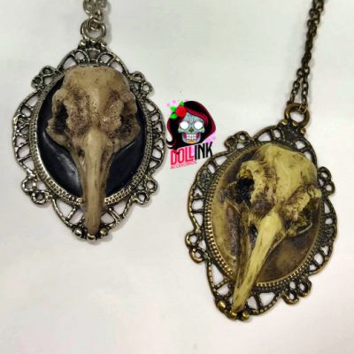 Collar camafeo bird skull