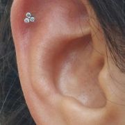 Joya de piercing trinity