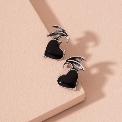 Aretes bat hearts