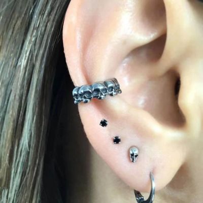 Ear cuff skulls